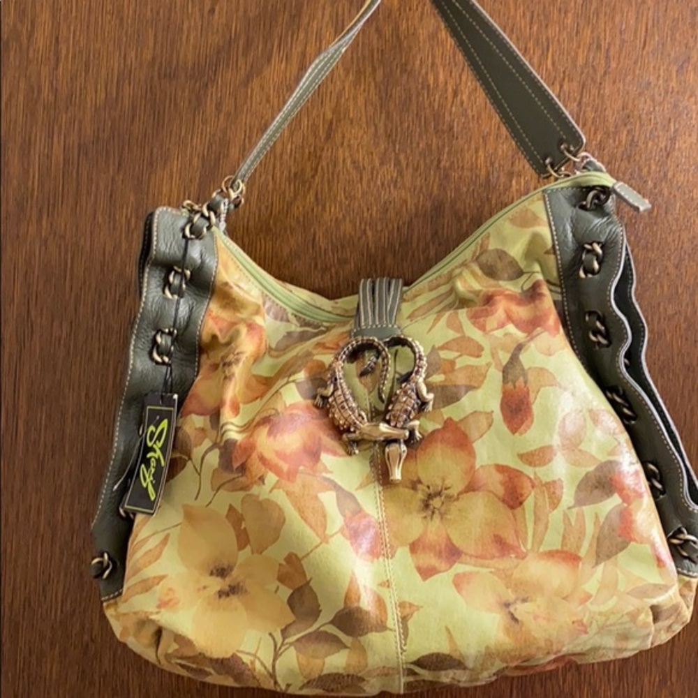 Sharif bag  in green with accents of nature New